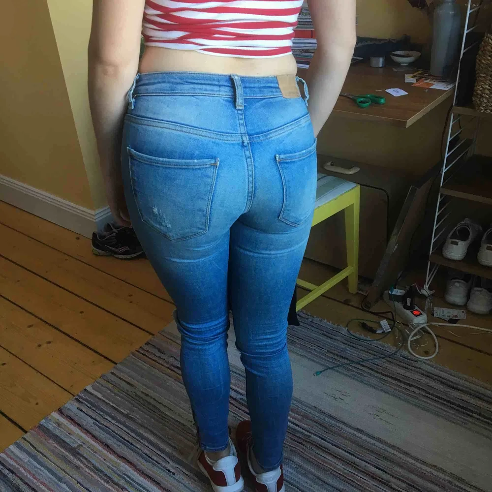 Slim fit, stretch. Kristen jeans, ripped.. Jeans & Byxor.