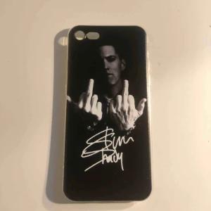  - Ännu ett snyggt Eminem-skal, detta är mjukt. Passar 6/6s/7/7s/8/8s