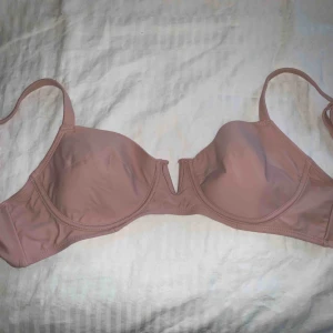  - Ljusrosa bikini topp från nakd (samarbete med hanna licious)