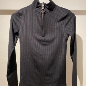 Tröja - Helt ny, prislapp sitter kvar! Passar både xs och s