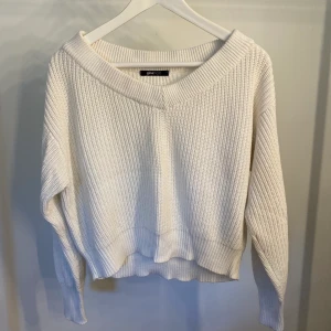 Stickad tröja - Stickad tröja från Gina Tricot. Använd några gånger! 