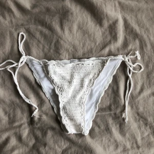 Virkad bikiniunderdel - Använd 1 gång! 