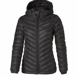 Peak performance jacka  - Säljer min peak vinter jacka då jag har en ny vinter jacka, den är i strl s och är använd en vinter, jätte fint skick, original pris 2500kr <3