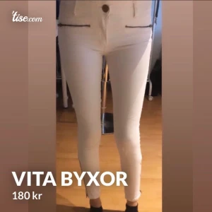 Vita byxor - Oanvända, bra skick.