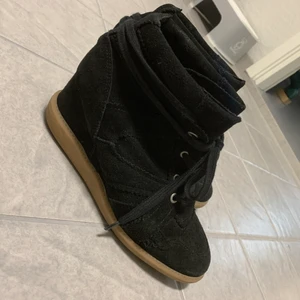 Pavement boots  - Säljer mina pavement boots då dom inte kommer till användning, dem är använda men i bra skick endå. Köparn står för frakten (75kr)