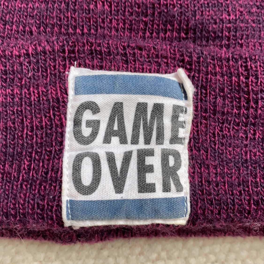 GAME OVER stickad mössa  - 91