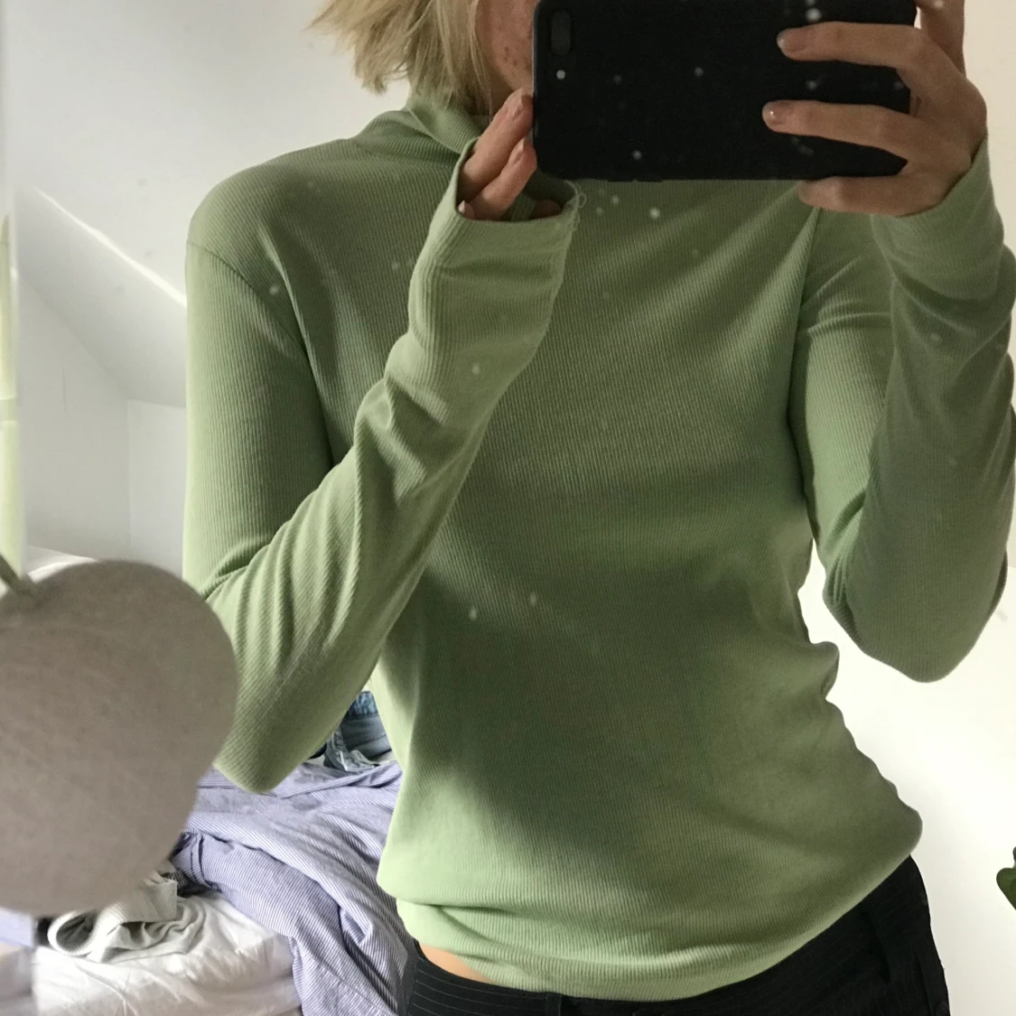 Pastellgrön tröja från Weekday