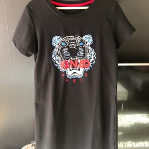 Kenzo klänning  - Storlek 36/38 helt nytt fast fin kopia