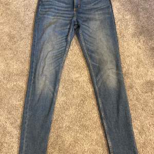 Snygga jeans från lager 157 i storlek M💕 sparsamt använda, 50kr + porto 