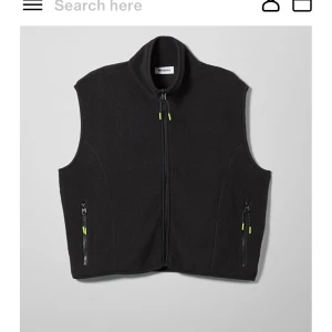 Fleeceväst - Fleeceväst från weekday, oanvänd och prislapp kvar! 