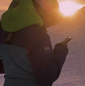 Helly Hansen Jacka - Fin och färgglad Helly Hansen jacka! Perfekt som skaljacka eller regnjacka. Väldigt fint skick! Nypris:ca1300kr