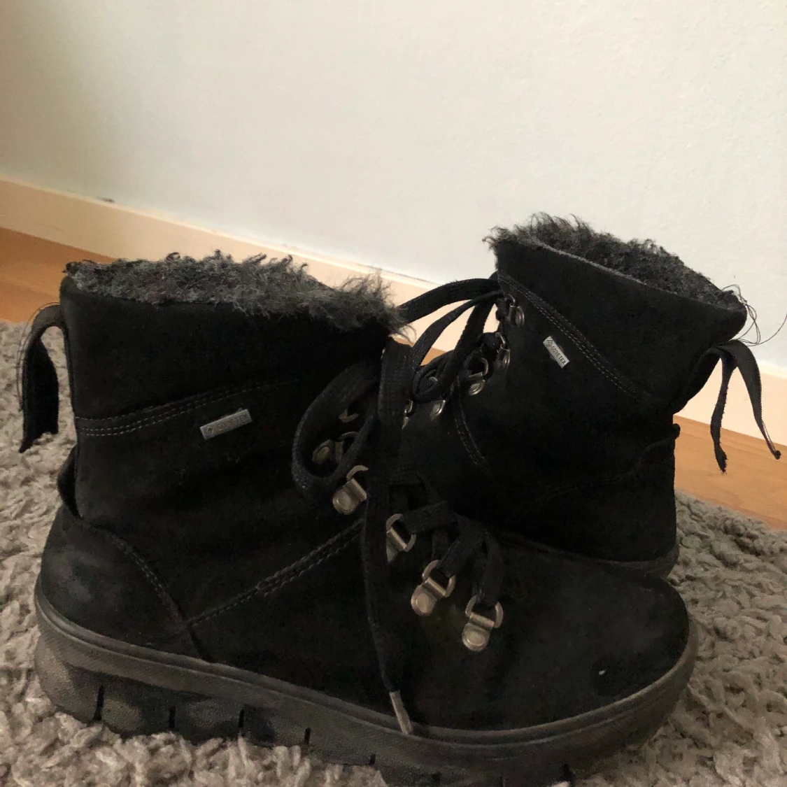 Svarta vinter skor strl 37