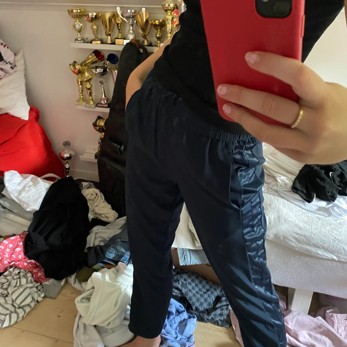 Blåa byxor från hm  - 90