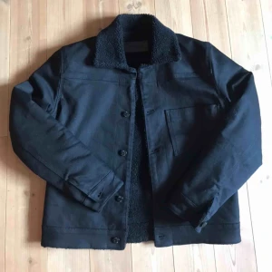  - Sherling jacka från Whyred perfekt till våren