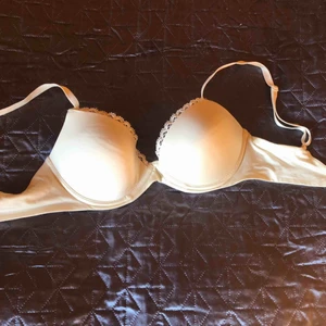  - Calvin Klein Bh Push-up bh i microfiber Customized lift Seductive comfort