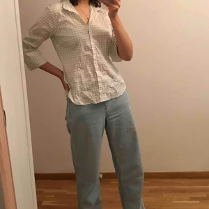  - Fin mjuk skjorta som passar till vår och sommar! 