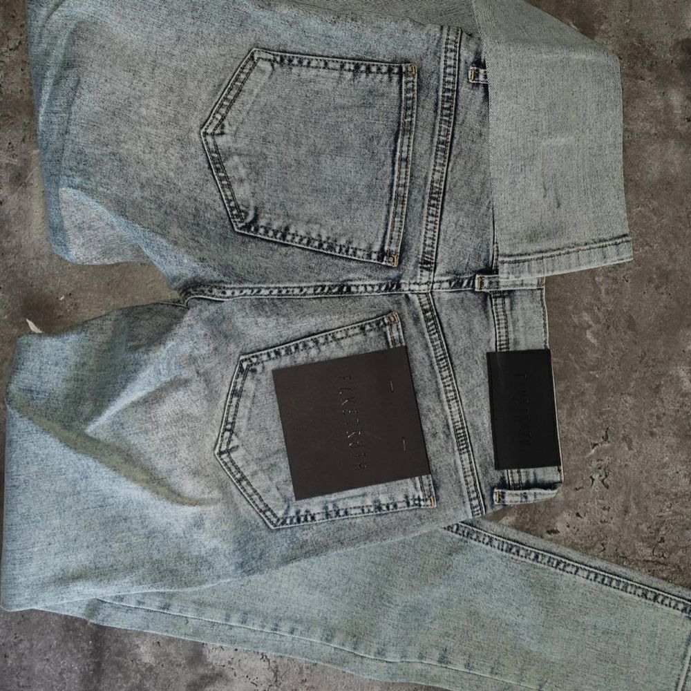 Jeans från FakeTruth. | Plick Second Hand