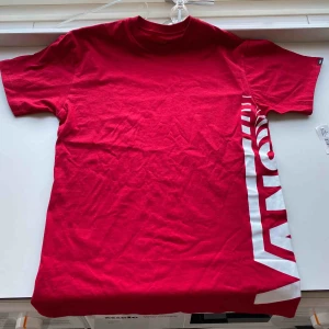 - Snygg T-shirt från vans Helt ny och inte använd:)