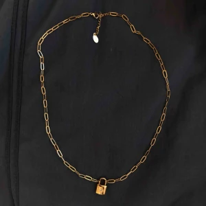  - Superfint och helt oanvänt halsband från Chiquelle! 💓 kommer tyvärr aldrig till användning så säljer det vidare 🌹