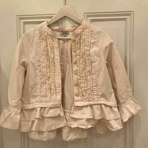  - Super söt beige-vit vårjacka, endast använd ca 2 gånger!