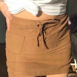  - 💙💙Skriv privat för mer info om plagget. Frakten är oftast 63kr med postkort skicka lätt men om det är mindre plagg=billigare. Är öppen för byte. Paketpris går att fixa!! Tveka inte att höra av er vid frågor!! 🥰🥰🥰