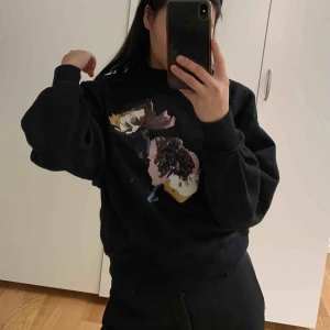  - Sweatshirt med hög hals i storlek XS från Carin Wester, fint skick och sällan använd!    Köpare står för frakt! 🌸