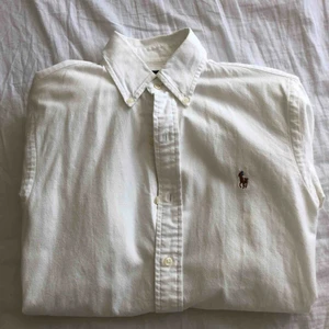  - Vit skjorta från polo