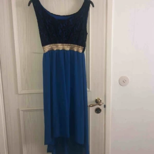  - Använt den nåra gånger inga skador eller liknande, i bra skick den är längre där bak o kortare där fram, möts upp i Göteborg eller står köparen för frakt 