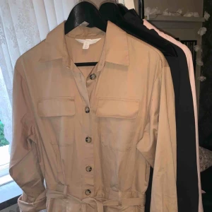  - Snygg byxdress  Använd 1 gång