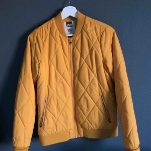  - Jacka i fint skick, frakt inräknat i priset