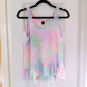 Linne med volanger - Gina Tricot - Linne med volanger - Gina Tricot