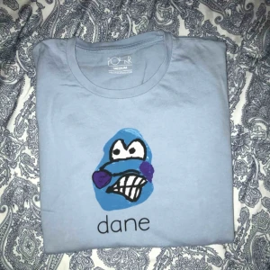  - Polar skate co t shirt Bra skick 