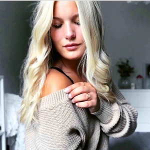  - Stickad begie tröja från ginatricot, storlek S, frakt tillkommer!