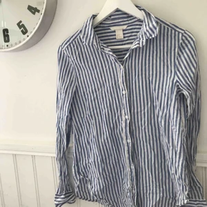  - Randig skjorta från Zara. Frakt tillkommer