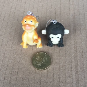 örhänge - första örhänget gjort av ett apsudd och andra plast! säljer båda för 90krinkl frakt, eller ett för 50inkl frakt. 20/10kr går till valfri organisationen som jag swishar, bevis skickas till köparen!