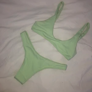 Oanvänd bikini mintgrön - Oanvänd bikini i fin mintgrön färg (du ser färgen bättre på sista bilden) 249kr inkl frakt, vid snabb affär kan priset sjunka ⭐️❤️