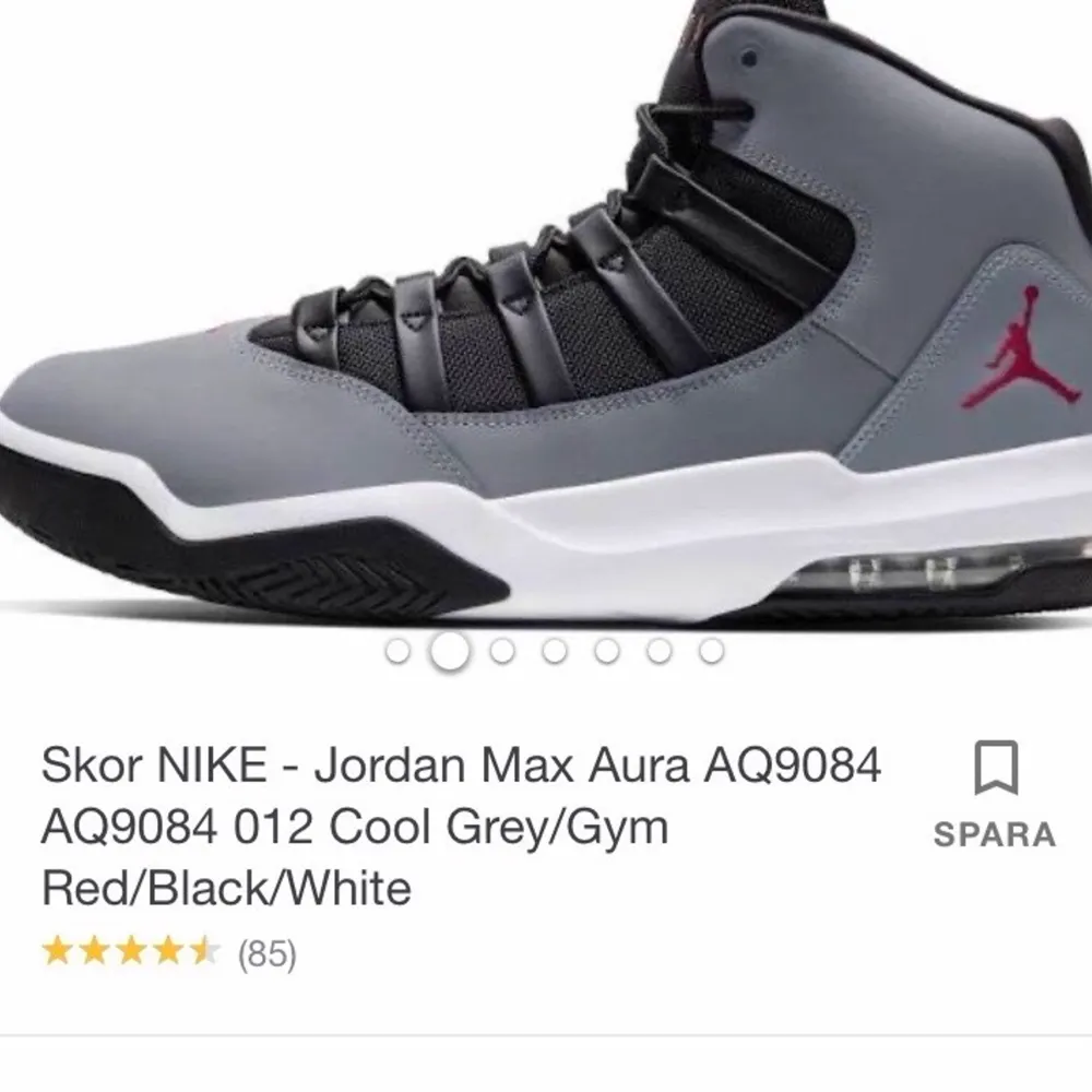 Säljer dessa Jordans Grey/gym Red-black-white som jag köpt på JD. Knappt använda! Köpare står för frakt. . Skor.