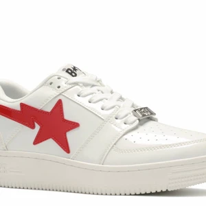 Lookin for sum bapestas low size 39 - Elr några jordan 4s metallic red elr ba Jordan 1s court purple