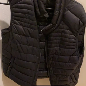 väst - aldrig använd 