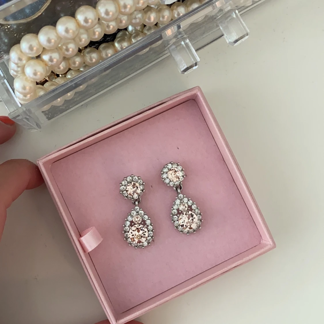 Lilly and rose örhänge