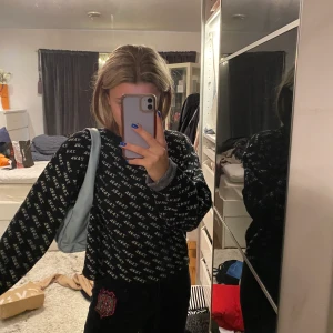 Zara tröja - Kund står för frakt