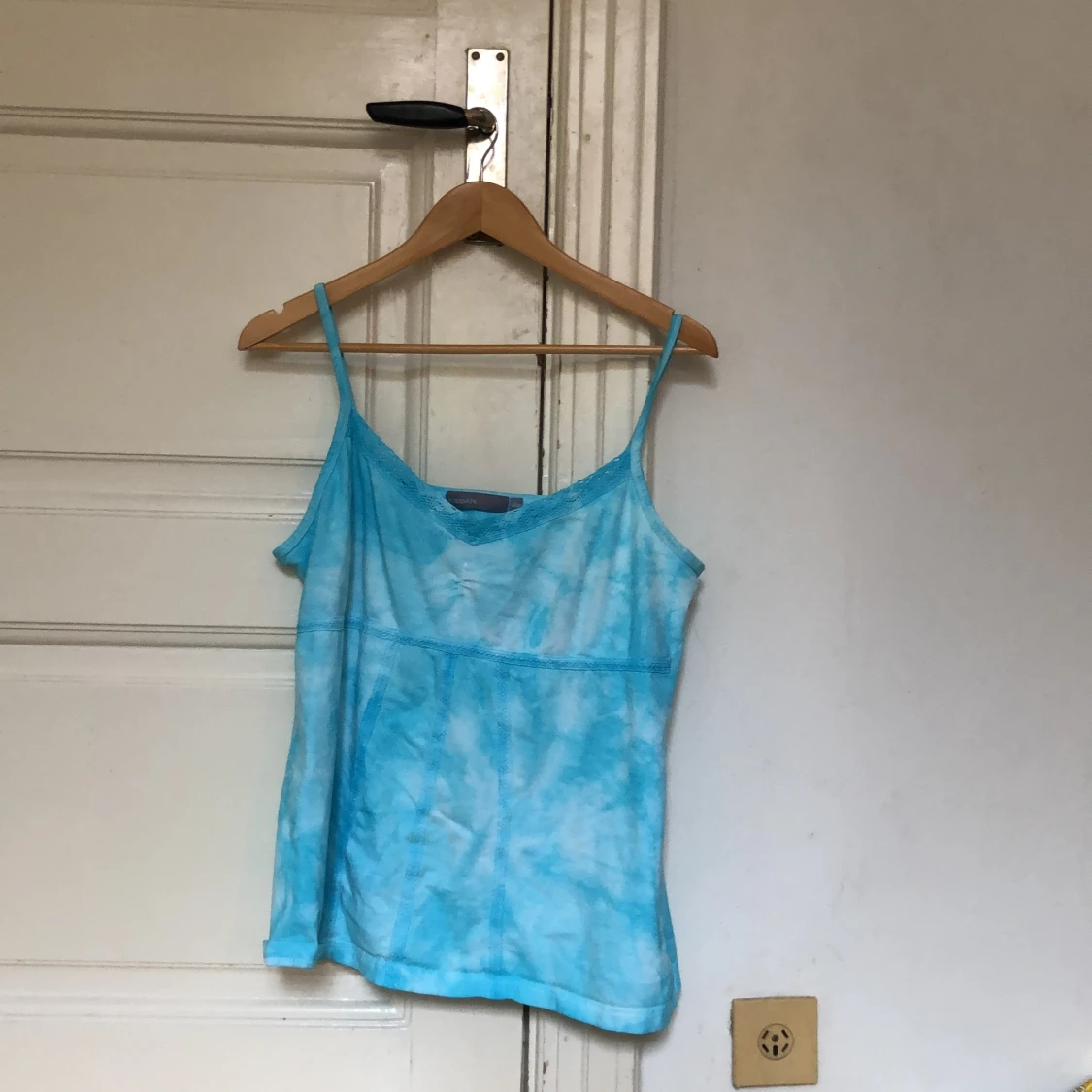 Sött linne omgjort i batik