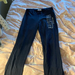 Holister mjukisar - Mjukisbyxor ifrån holister som blivit för små så är tyvärr tvungen att säljas. 