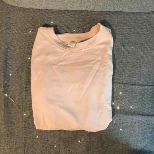  - Fin tjockare långärmad tröja från H&M.