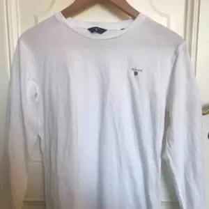 Gant tröja i bra skick(använt enstaka gång) Trekvartarm Orginal pris ca 450kr
