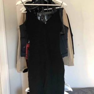  - glittrig klänning perfekt till fest