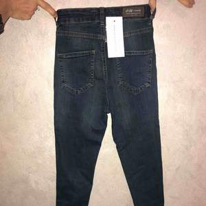 Jeans från märket ”Chiquelle”, aldrig använd då ddm var för liten i storlek. 