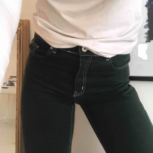  - - Byxor från Carin Wester  - Ej använda mycket då dom blev försmå -  Är 170 cm lång  - köpta för 500kr