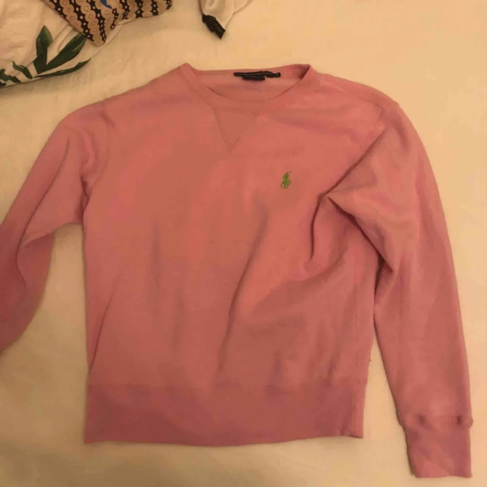 Supersnygg rosa Ralph lauren tröja . Hoodies.