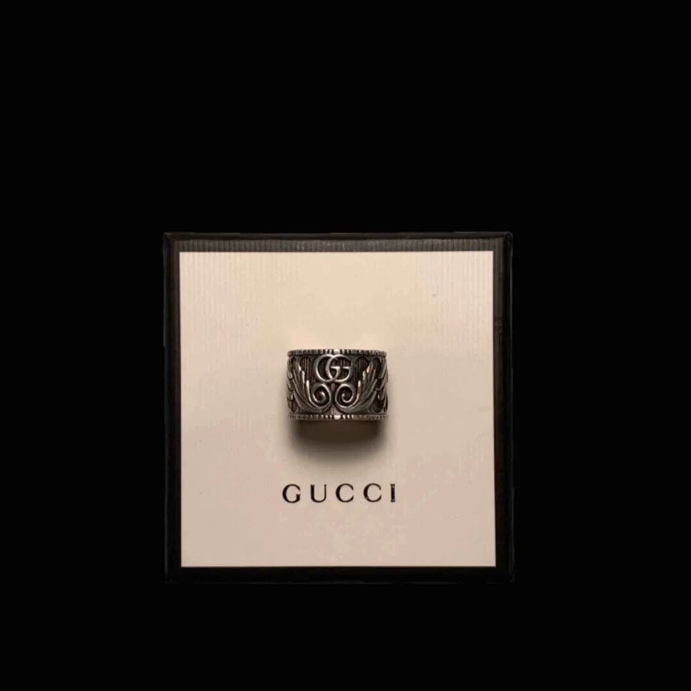 Gucci Ring Gucci size 17  Medföljer box och dustbag. Accessoarer.